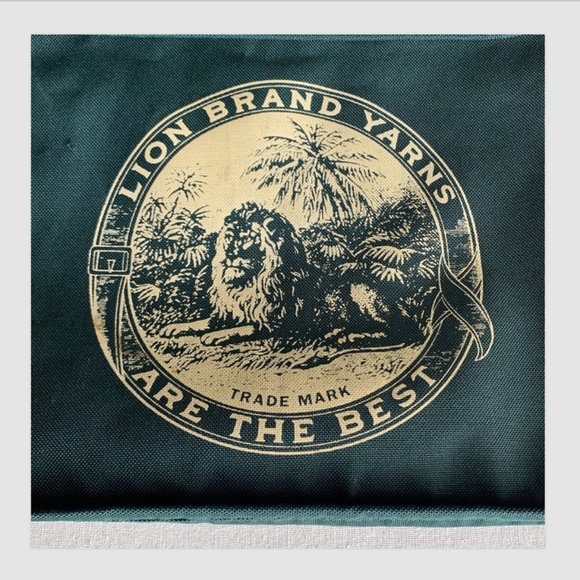 LION BRAND YARNS | LARGE TOTE - Picture 4 of 16